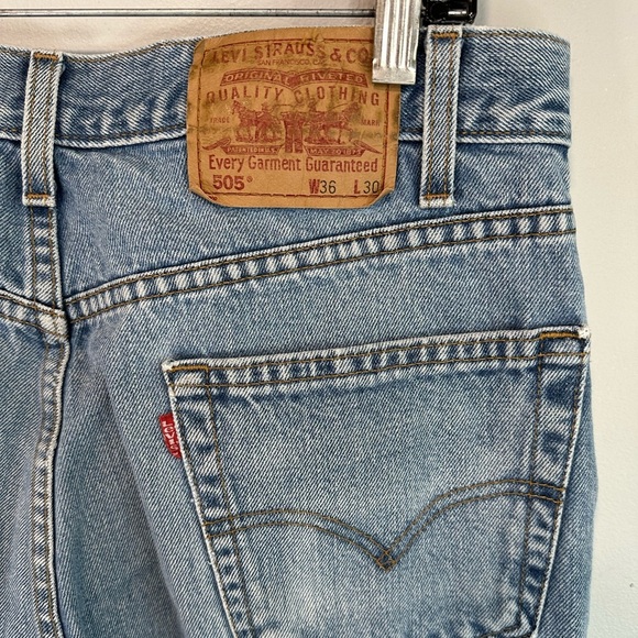 Vintage Y2K Levis 505 Classic Straight Leg Light Wash Jeans Size 34x30 - Picture 3 of 9